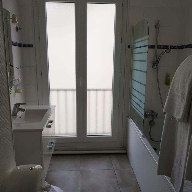 Brit Hotel Hermitage Royan Rom bilde
